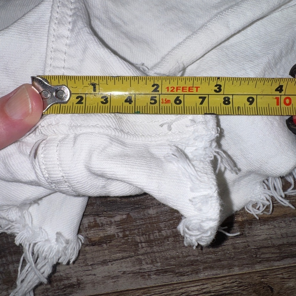 Abercrombie & Fitch High Rise White Distressed Cutoff Denim Shorts Women size 4 - Picture 7 of 7